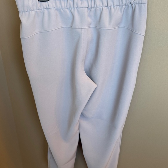 Lululemon On The Fly Jogger - Size 8, Light Grey Purple - Picture 2 of 4